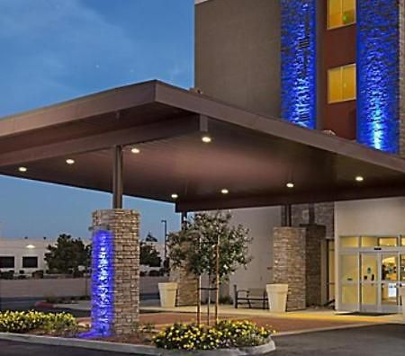Holiday Inn Express Visalia-Sequoia Gateway Area By Ihg Buitenkant foto