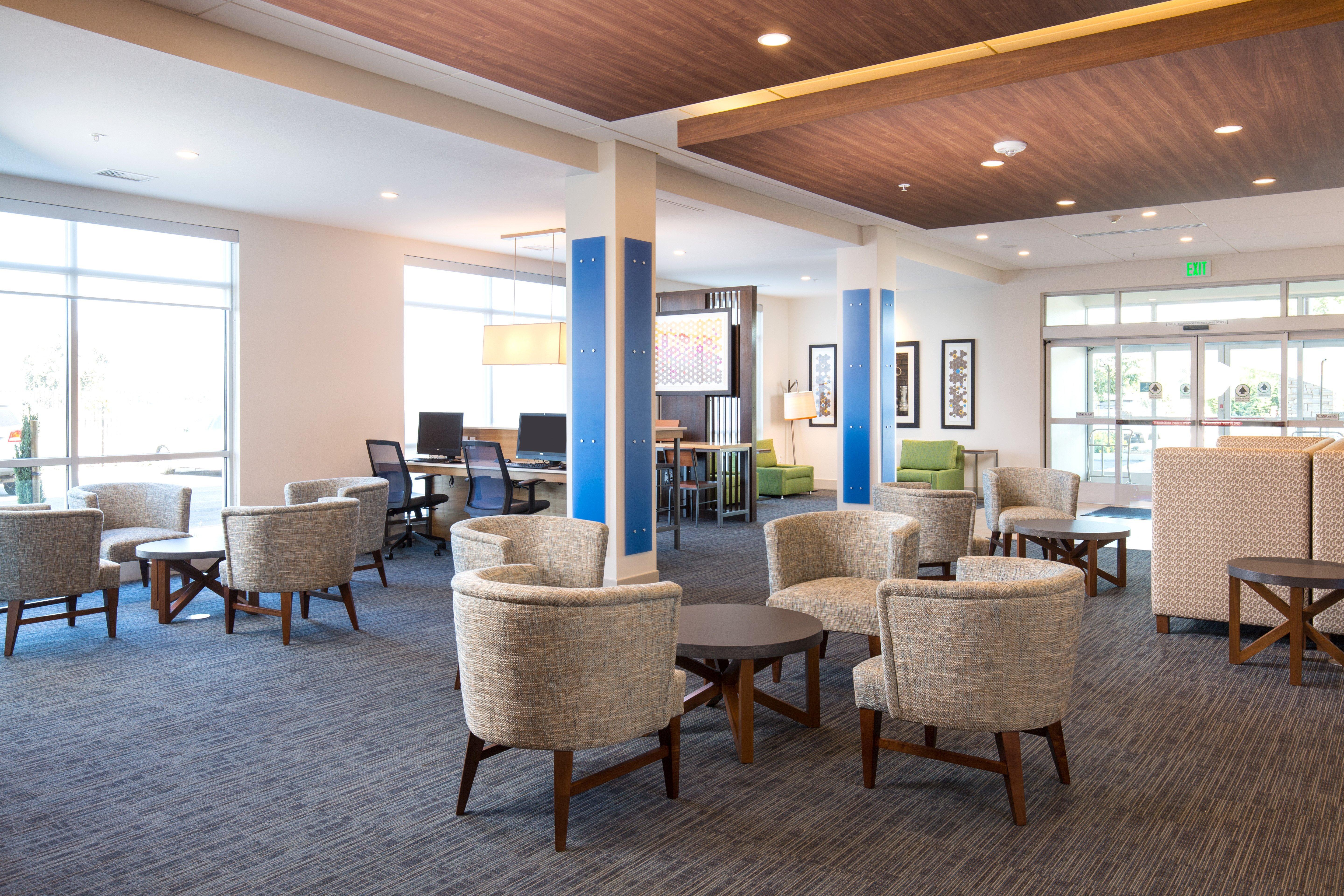Holiday Inn Express Visalia-Sequoia Gateway Area By Ihg Buitenkant foto