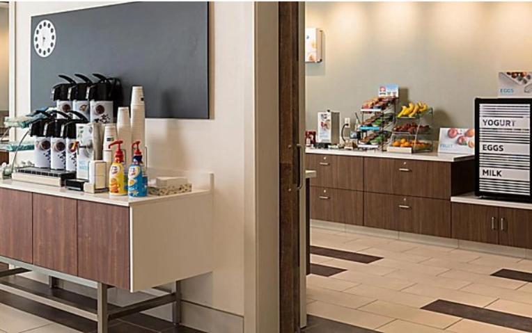 Holiday Inn Express Visalia-Sequoia Gateway Area By Ihg Buitenkant foto